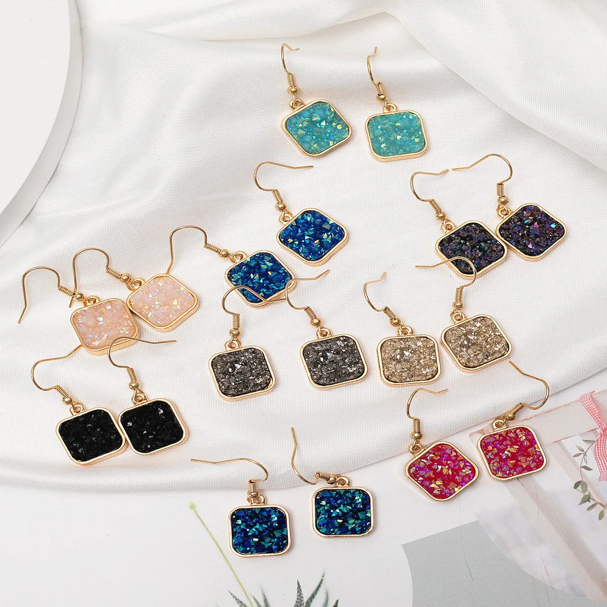 Druzy Drusy Charms Earrings Mini Resin Square Dangle Earrings Fashion Gadget Designer Jewelry Gold Studs 1.8cm
Druzy Drusy Charms Earrings Mini Resin Square Dangle Earrings Fashion Gadget Designer Jewelry Gold Studs 1.8cm
