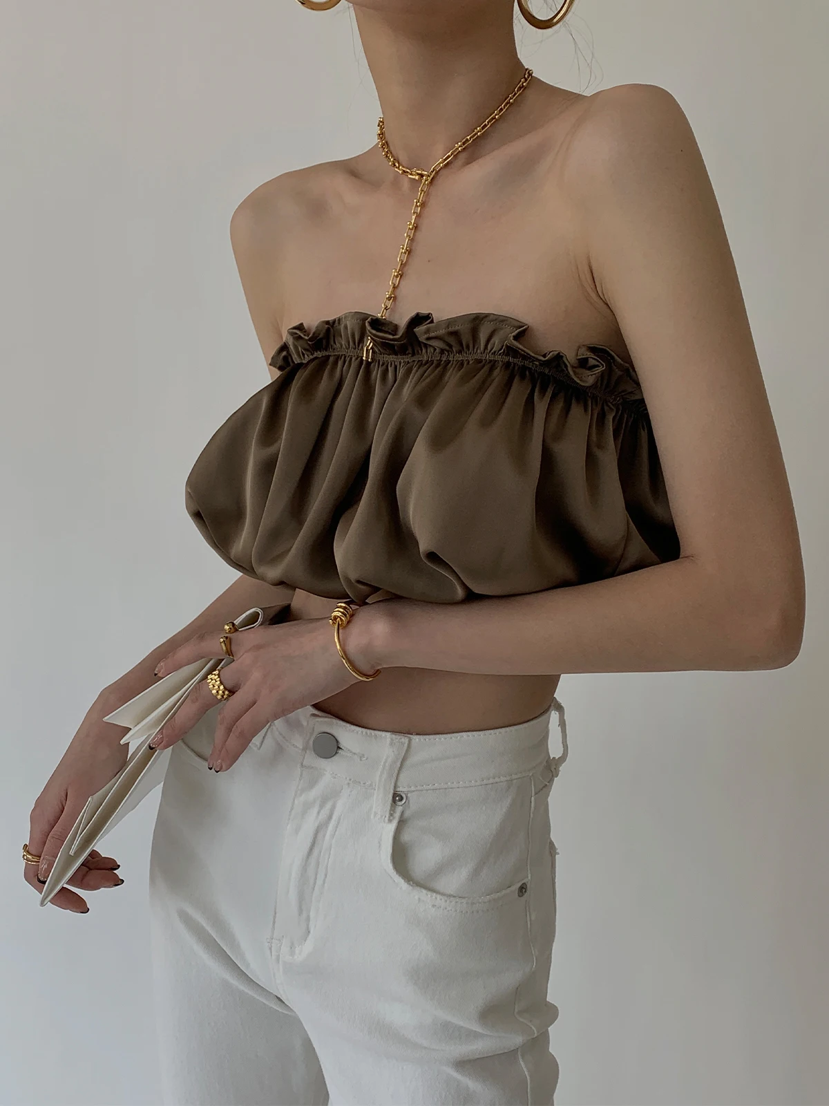 HESAPP French corset four-color breast-wrapped female summer new style top wooden ears sexy off-shoulder tube summer crop top
HESAPP French corset four-color breast-wrapped female summer new style top wooden ears sexy off-shoulder tube summer crop top