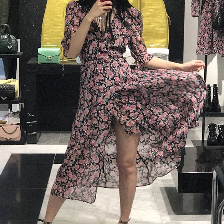 Women Dress 2019 Spring and Summer Puff Sleeve Print V-neck Lace Dress for holiday beach dress(no any label)
Women Dress 2019 Spring and Summer Puff Sleeve Print V-neck Lace Dress for holiday beach dress(no any label)