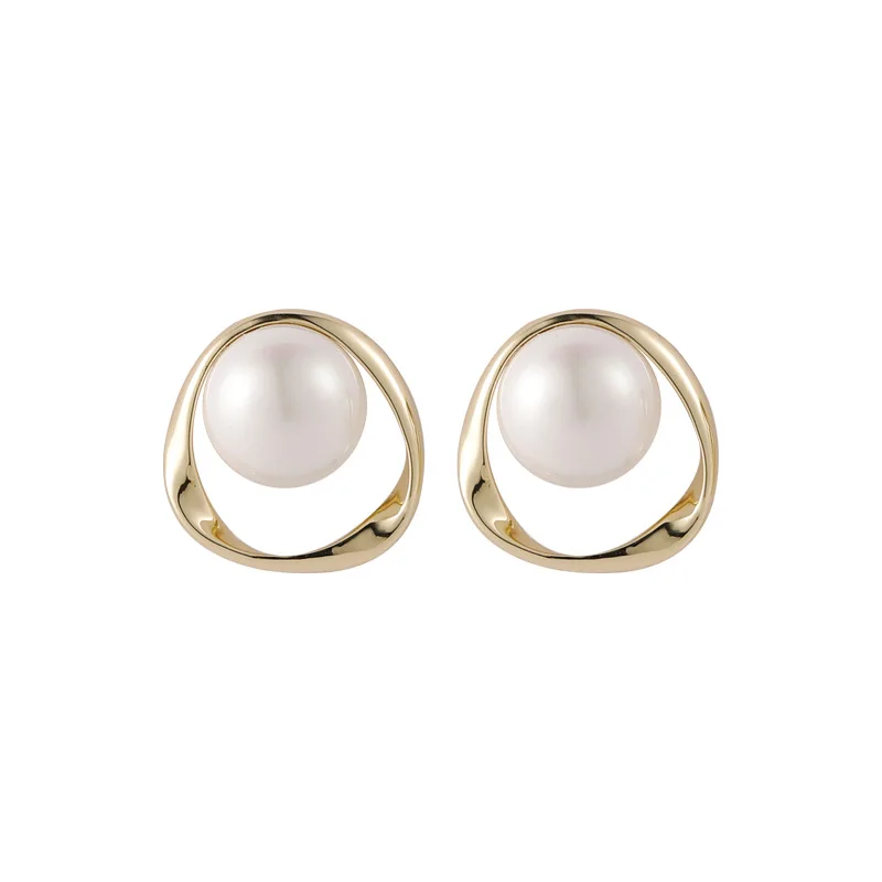 2021 Korean New Fashion Sweet Pearl Stud Earrings Simple Elegant Temperament Geometric Small Women Earrings Jewelry
2021 Korean New Fashion Sweet Pearl Stud Earrings Simple Elegant Temperament Geometric Small Women Earrings Jewelry