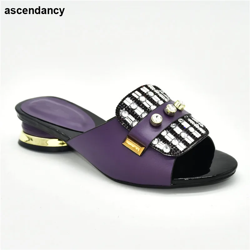 Latest Design Ladies Shoes Summer Slippers Good Quality Daily Slippers for Ladies Shoe Rhinestone Women Wedding Shoes Elegant
Latest Design Ladies Shoes Summer Slippers Good Quality Daily Slippers for Ladies Shoe Rhinestone Women Wedding Shoes Elegant