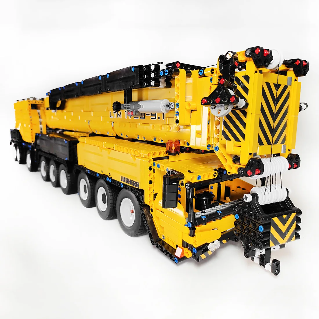 New 7668Pcs DIY Moc Small Particles 1:20 2.4G RC Mobile All-terrain Crane LTM1750-9.1 Building Blocks Construction Vehicle Kit
New 7668Pcs DIY Moc Small Particles 1:20 2.4G RC Mobile All-terrain Crane LTM1750-9.1 Building Blocks Construction Vehicle Kit