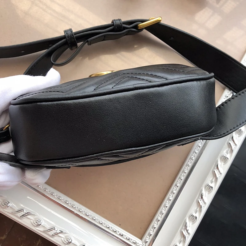 The new hot style leather oval compact waist bag shoulder bag unisex simple fashion all-match diagonal bag
The new hot style leather oval compact waist bag shoulder bag unisex simple fashion all-match diagonal bag