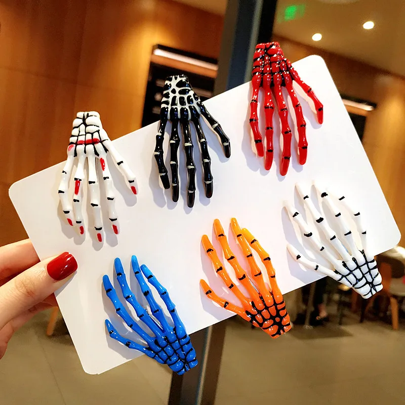 2pcs Skull Women Hair Clips Hand Bone Hair Claw Clip Fashion Ghost Claw Clip Accessories Headdress Halloween Party
2pcs Skull Women Hair Clips Hand Bone Hair Claw Clip Fashion Ghost Claw Clip Accessories Headdress Halloween Party