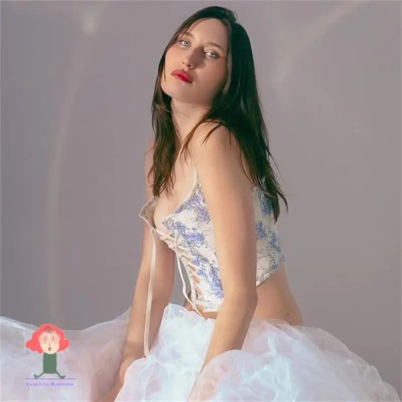 Fashion print corset bandage tight bluewomen topBandage Tank Tops Sexy Hollow Out Bustiers Streetwear sleeveless vest unterbrust
Fashion print corset bandage tight bluewomen topBandage Tank Tops Sexy Hollow Out Bustiers Streetwear sleeveless vest unterbrust