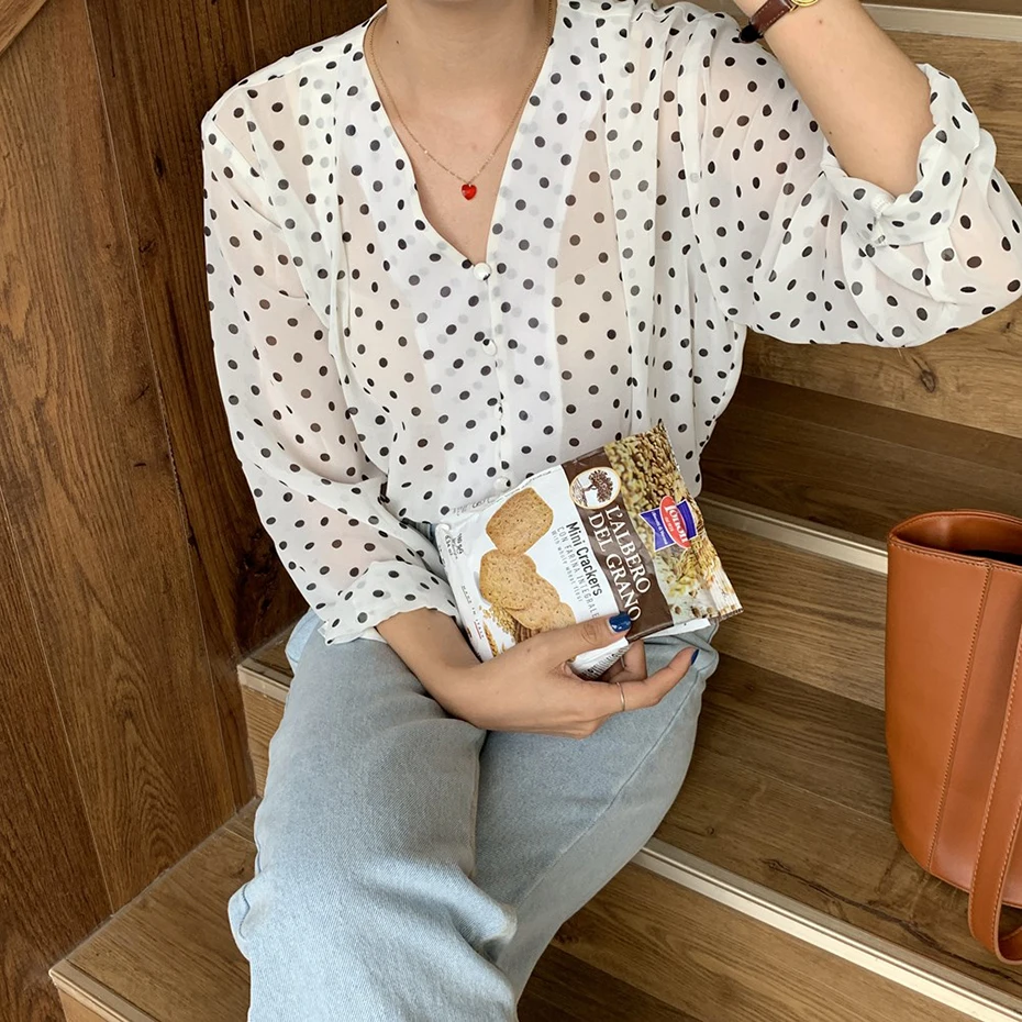 Women Long Sleeve Shirts Fashion Polka Dot Chiffon Shirt Womens Tops Blouses OL Transparent Blusa Mujer White Blouse
Women Long Sleeve Shirts Fashion Polka Dot Chiffon Shirt Womens Tops Blouses OL Transparent Blusa Mujer White Blouse