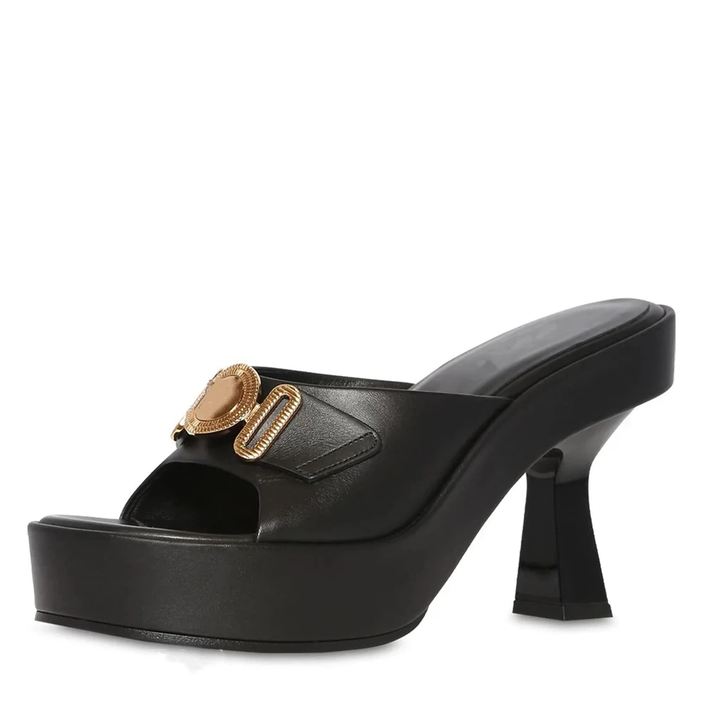 2022 women's summer metal leather slippers waterproof platform sandals low heel candy color sheepskin thick bottom color girls'
2022 women's summer metal leather slippers waterproof platform sandals low heel candy color sheepskin thick bottom color girls'