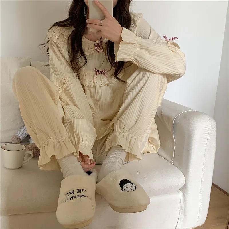 Pajamas Women's Two Piece 2021 Spring New Korean Style Young Girl Long Sleeve Lace Bow Home Wear
Pajamas Women's Two Piece 2021 Spring New Korean Style Young Girl Long Sleeve Lace Bow Home Wear