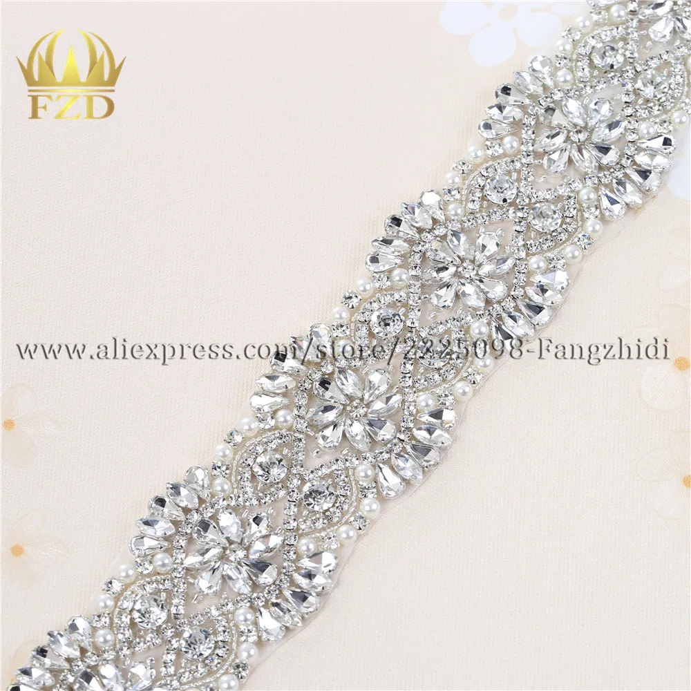 FZD 1 Yard Sliver Sewing on Crystal Beaded Iron On Pearl Applique Rhinestone Trim for Wedding Bridal Sash Belt 
FZD 1 Yard Sliver Sewing on Crystal Beaded Iron On Pearl Applique Rhinestone Trim for Wedding Bridal Sash Belt