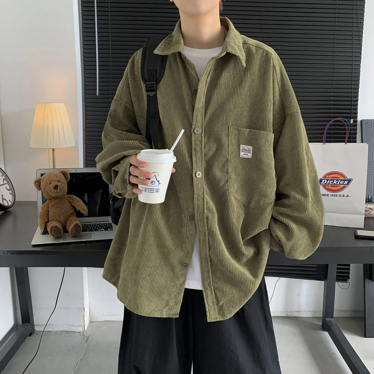 Men's Corduroy Long Sleeve Shirts Autumn Korean Shirt Woman Fashion Casual Oversize Shirt Printed Clothing
Men's Corduroy Long Sleeve Shirts Autumn Korean Shirt Woman Fashion Casual Oversize Shirt Printed Clothing