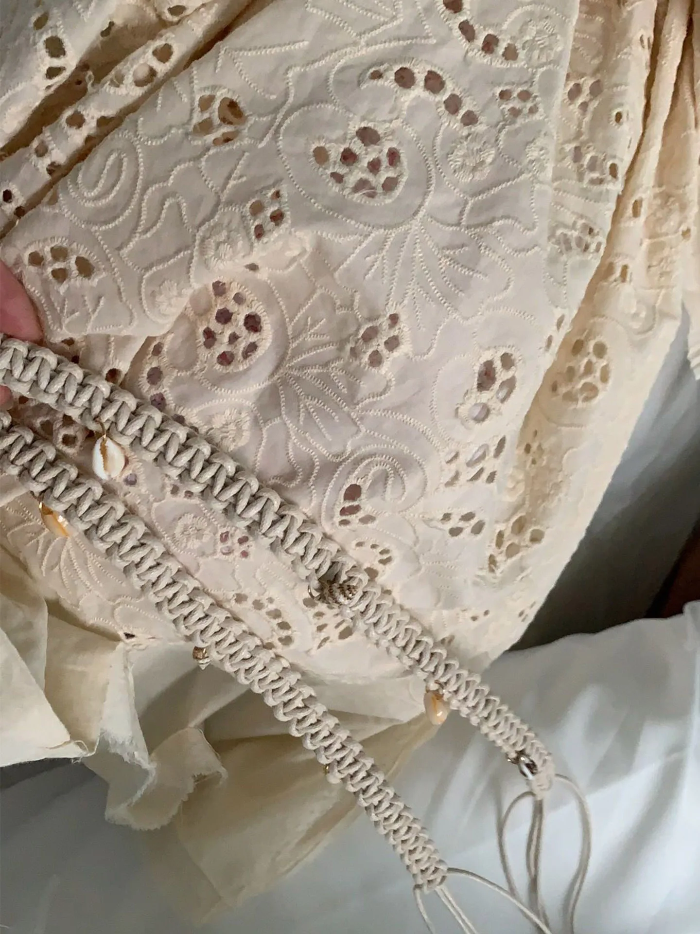 Women Vintage Maxi Dress Embroidery Hollow Out Long Sleeve High Waist Tunic Sashes Long Dress 2021
Women Vintage Maxi Dress Embroidery Hollow Out Long Sleeve High Waist Tunic Sashes Long Dress 2021