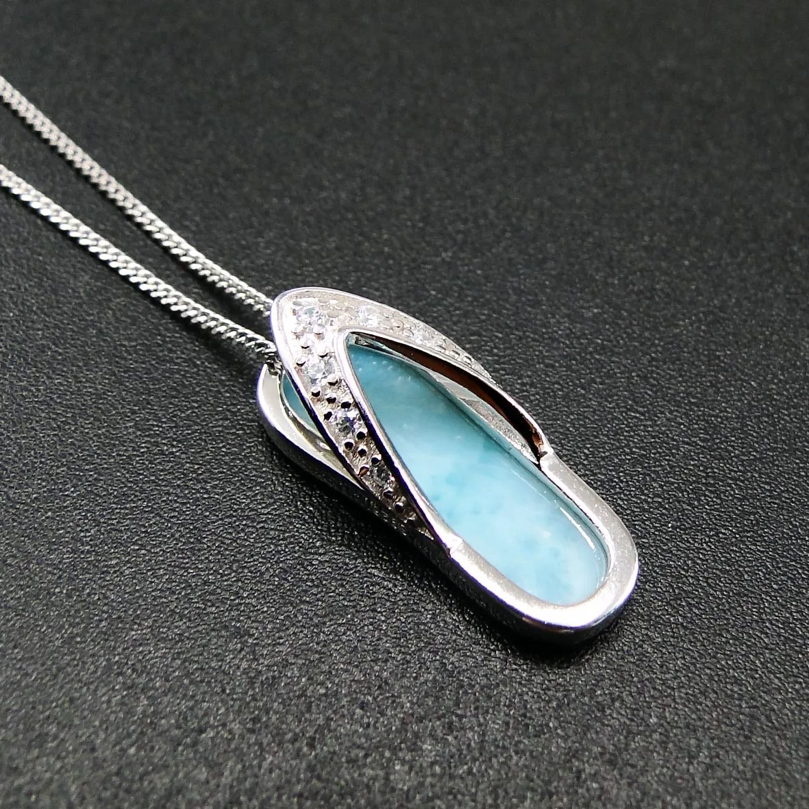 Hot Selling 925 Sterling Silver Natural Dominica Larimar Slipper Pendant Necklace For Women Gift
Hot Selling 925 Sterling Silver Natural Dominica Larimar Slipper Pendant Necklace For Women Gift