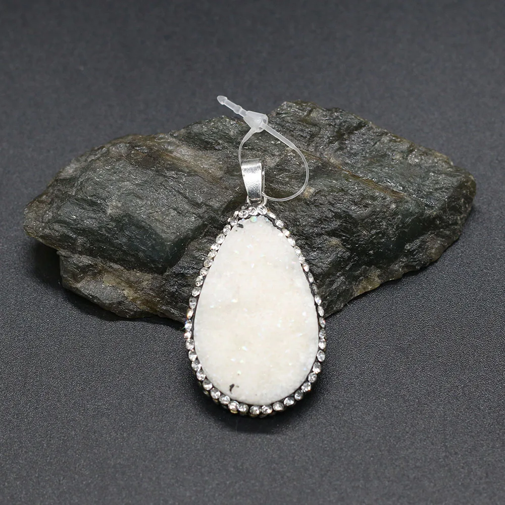 Natural Stone Pendant Water drop shape Crystal cluster Exquisite Charm for Jewelry Making DIY Necklace Earrings Accessories
Natural Stone Pendant Water drop shape Crystal cluster Exquisite Charm for Jewelry Making DIY Necklace Earrings Accessories