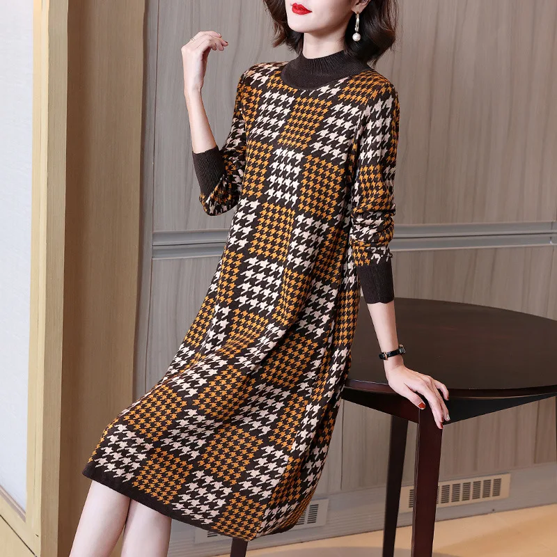 Mother's Winter New Knitted Dress Temperament Aging Houndstooth Printing Large Women's Long Sleeved Wool Dress
Mother's Winter New Knitted Dress Temperament Aging Houndstooth Printing Large Women's Long Sleeved Wool Dress