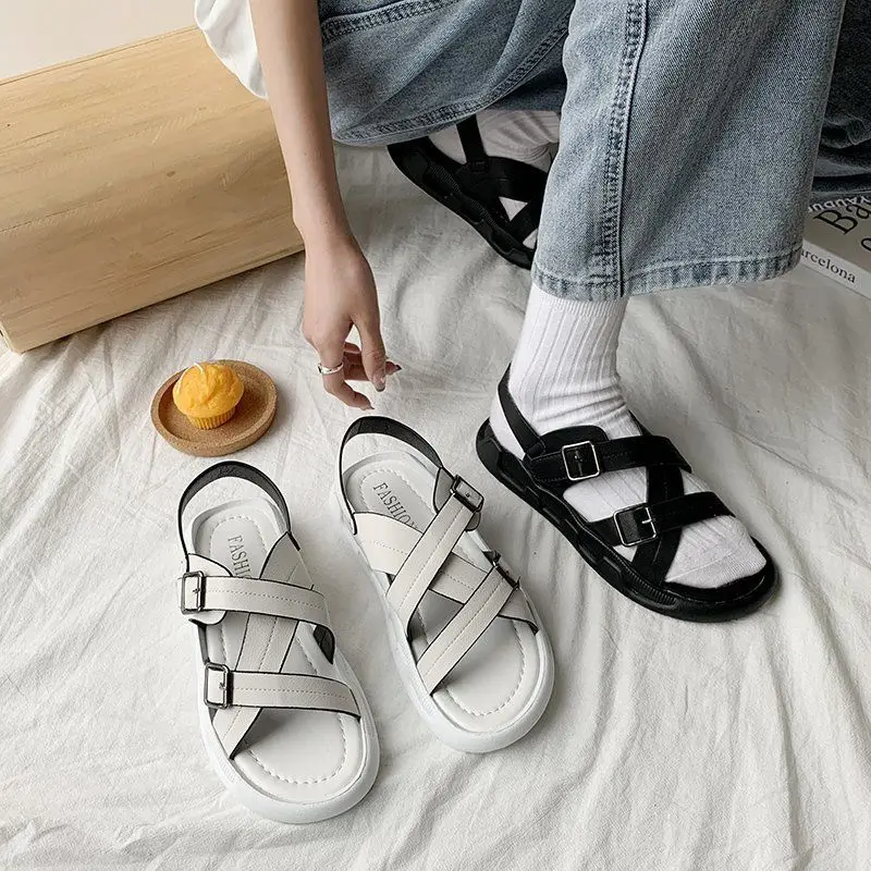 2021 Men's Martinss Shoes Outdoor Summer Pu Leather Non-slip Breathable Men Fashion Roman Beach Shoes Casual Sandals Men
2021 Men's Martinss Shoes Outdoor Summer Pu Leather Non-slip Breathable Men Fashion Roman Beach Shoes Casual Sandals Men