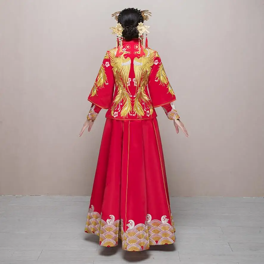Marriage Costume The Bride Clothing Gown Traditional Chinese Wedding Dress Women Cheongsam Embroidery Phoenix Qipao
Marriage Costume The Bride Clothing Gown Traditional Chinese Wedding Dress Women Cheongsam Embroidery Phoenix Qipao