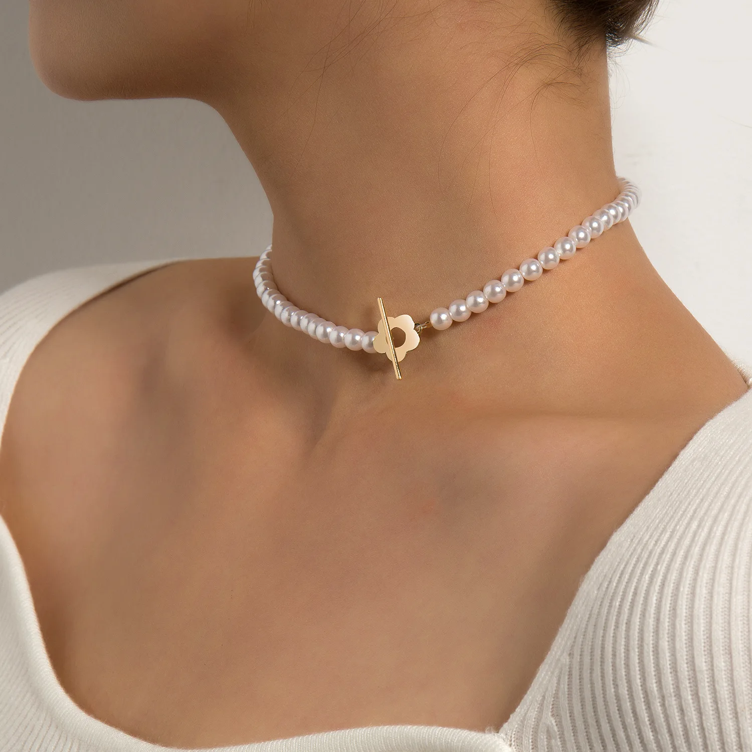 Fashion Luxury Pearl Bead Chain Choker Necklace for Women Flower Lock Collar Necklaces Vintage Trend Jewelry Party Charm
Fashion Luxury Pearl Bead Chain Choker Necklace for Women Flower Lock Collar Necklaces Vintage Trend Jewelry Party Charm