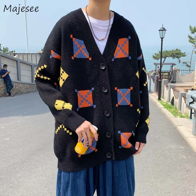 Men Single Breasted Cardigan Oversize Colorful Printed Teenagers Couple Slouchy Black Knitted Outwear Cozy Hombre Sweaters Chic
Men Single Breasted Cardigan Oversize Colorful Printed Teenagers Couple Slouchy Black Knitted Outwear Cozy Hombre Sweaters Chic