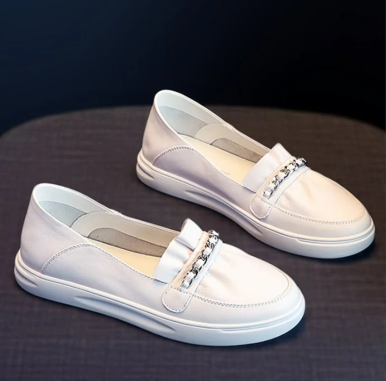 Spring And Summer New Fashion All-Match Women's Flat Shoes Comfortable Soft Sole Small Leather Shoes
Spring And Summer New Fashion All-Match Women's Flat Shoes Comfortable Soft Sole Small Leather Shoes
