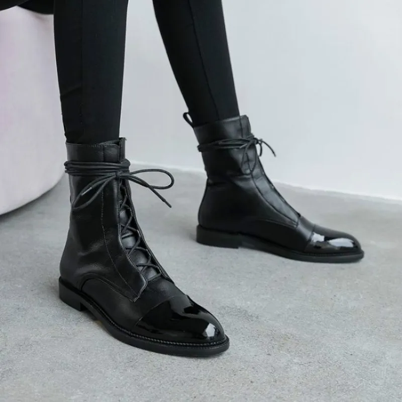 South Korea 100 British comfortable tie leather tip low heel Martin boot woman flat bottom short boot
South Korea 100 British comfortable tie leather tip low heel Martin boot woman flat bottom short boot