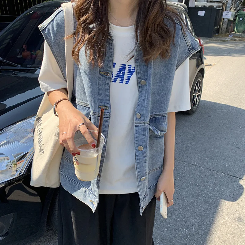 Jacket Women's tooling jeans vest sleeveless cantilevered loose waistcoat 2021 spring Korean casual cardigan top
Jacket Women's tooling jeans vest sleeveless cantilevered loose waistcoat 2021 spring Korean casual cardigan top