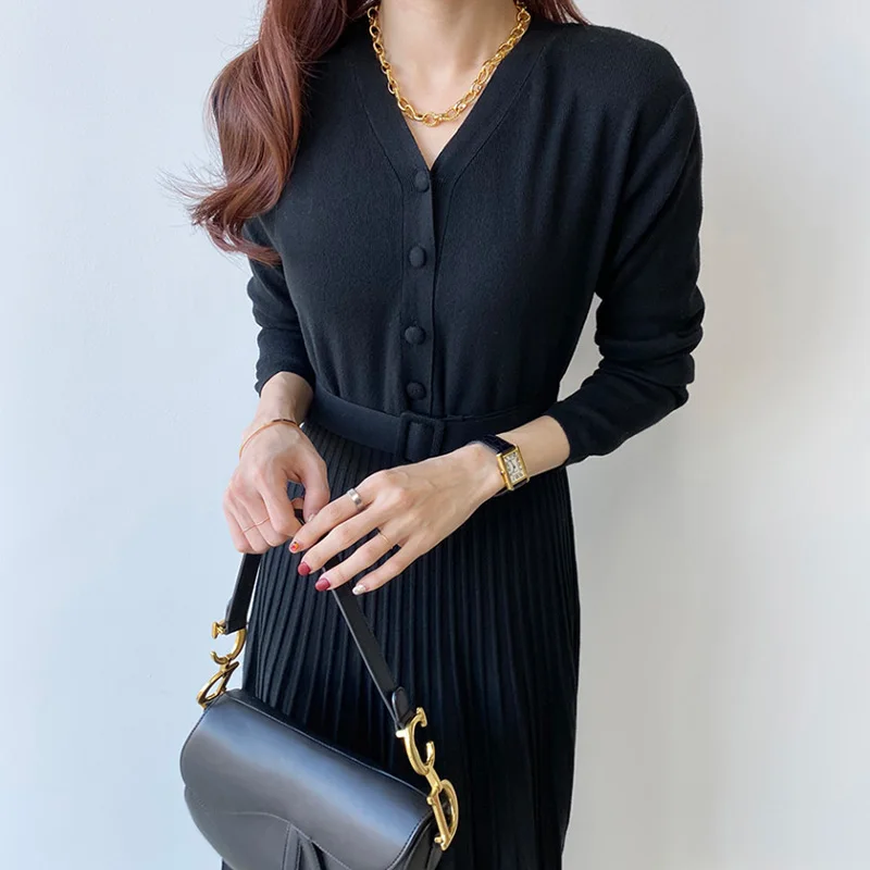 Dresses For Women 2020 Long Sleeve V Neck Button Winter Sweater Dress Korean Style Pleated Knitted Midi Elegant Dress With Belt
Dresses For Women 2020 Long Sleeve V Neck Button Winter Sweater Dress Korean Style Pleated Knitted Midi Elegant Dress With Belt