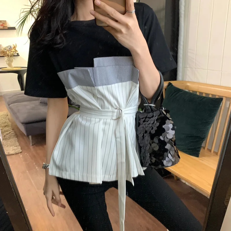Summer New Women's Group Design Stripe Short Sleeve T-shirt Women's O-ring Splicing Stripe Frenum Fake Two Piece Set Slim Top
Summer New Women's Group Design Stripe Short Sleeve T-shirt Women's O-ring Splicing Stripe Frenum Fake Two Piece Set Slim Top