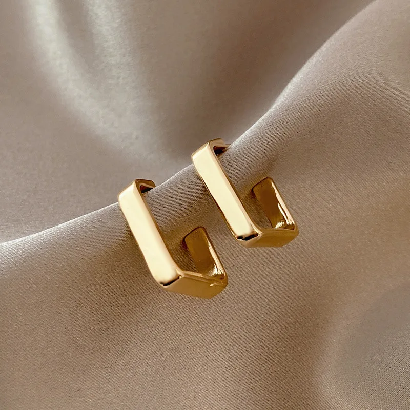 2021 New Retro Metal Square Drop Earrings For Woman Fashion Korean Jewelry Party Girl's Unusual Earrings Pendant Accessory Gift 
2021 New Retro Metal Square Drop Earrings For Woman Fashion Korean Jewelry Party Girl's Unusual Earrings Pendant Accessory Gift