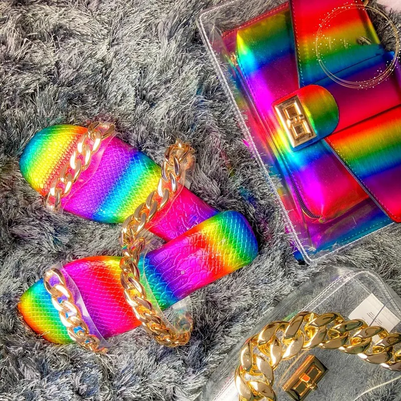 2021 Rainbow Chain Flat Slippers and Jelly Purses Set Clear Slides with Handbags Fashion Bag Shoes Chain Sandals Pantoufle Femme
2021 Rainbow Chain Flat Slippers and Jelly Purses Set Clear Slides with Handbags Fashion Bag Shoes Chain Sandals Pantoufle Femme