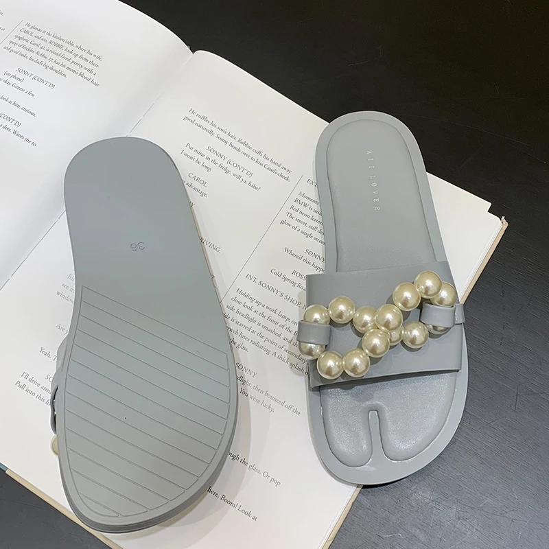 Women Slippers String Bead Shoes Female Flats Rubber Slippers Women Flip Flop Fashion Comfort Slides 2021 Women Summer Footwear
Women Slippers String Bead Shoes Female Flats Rubber Slippers Women Flip Flop Fashion Comfort Slides 2021 Women Summer Footwear