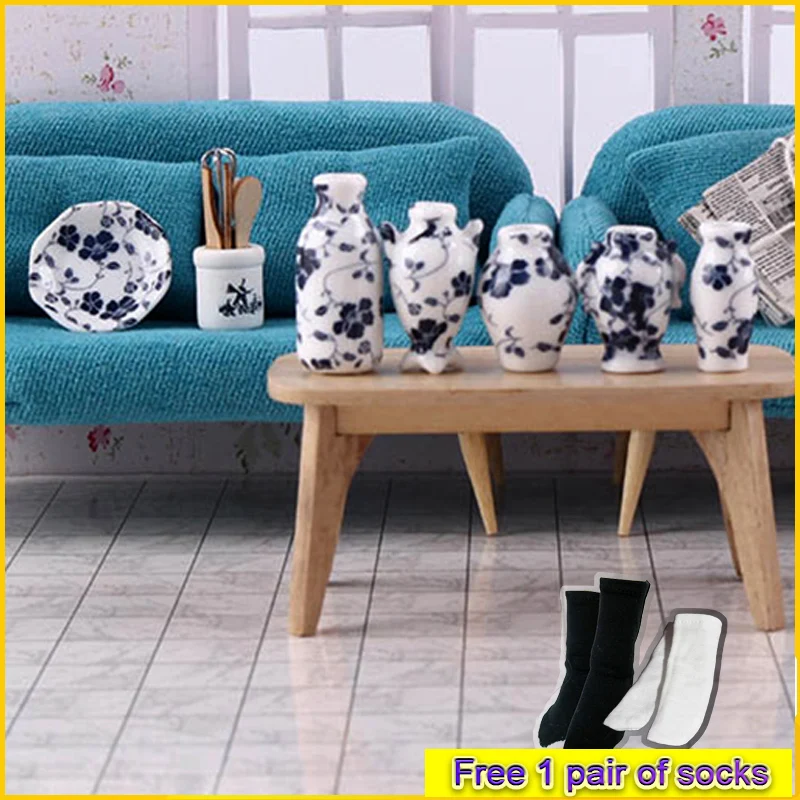 12 Points Miniature Model OB11 Furniture Blue And White Porcelain Vase Set 7 Piece Set Of Doll House Accessories BJD Photo Props
12 Points Miniature Model OB11 Furniture Blue And White Porcelain Vase Set 7 Piece Set Of Doll House Accessories BJD Photo Props