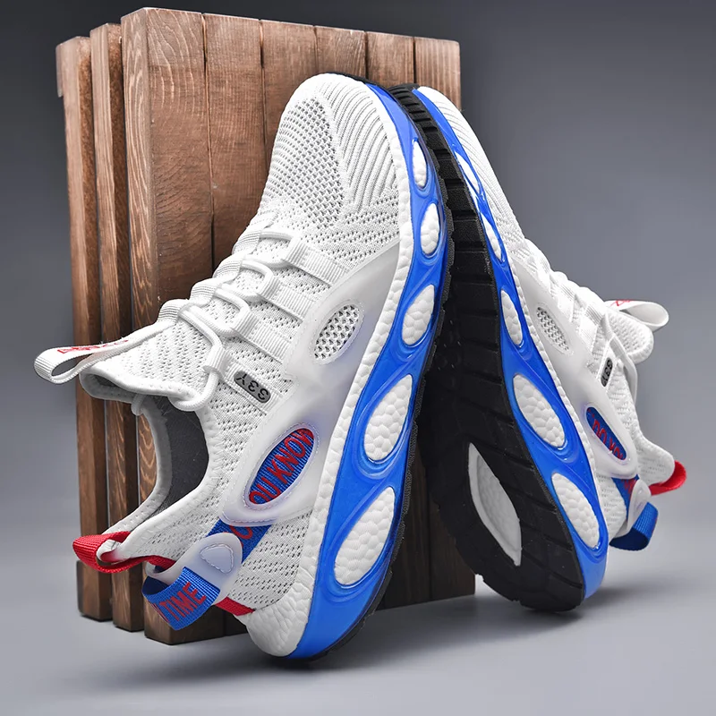 Sneakers 
Sneakers