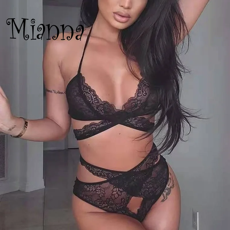 Women's Underwear Lace Sexy Lingerie Halter Bra Panty Lingerie Set Push Up Bra Mesh Transparent Underwear Set Temptation Bras
Women's Underwear Lace Sexy Lingerie Halter Bra Panty Lingerie Set Push Up Bra Mesh Transparent Underwear Set Temptation Bras