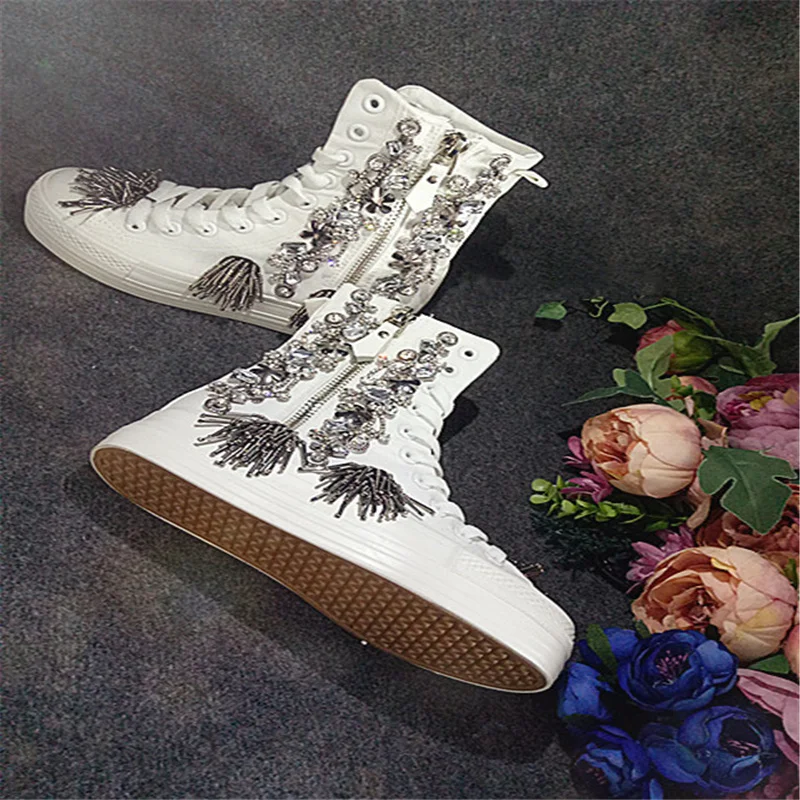 Heavy industry rhinestone beaded inner heightening canvas shoes super high Roman straps platform shoes white shoes
Heavy industry rhinestone beaded inner heightening canvas shoes super high Roman straps platform shoes white shoes
