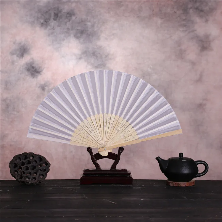 2PCS Silk Folding Fan Hand Fan Wood Fabric Pattern Art Craft Home Decoration * 100% Brand New And High Quality
2PCS Silk Folding Fan Hand Fan Wood Fabric Pattern Art Craft Home Decoration * 100% Brand New And High Quality