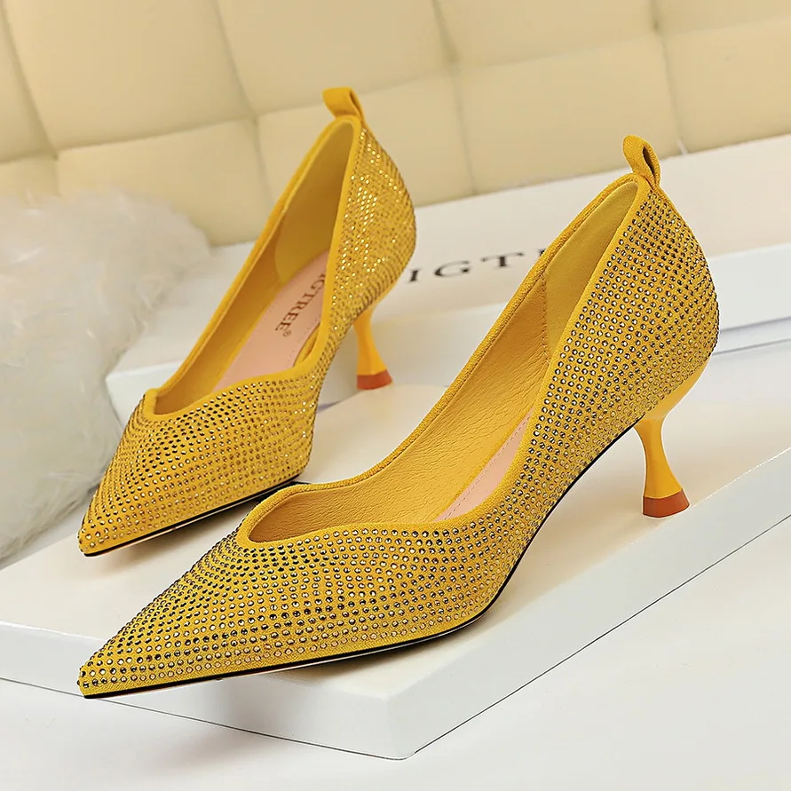 New Fashion Women Rhinestone Yellow Pink Red High Heel Pumps Luxury Brand Lady Crystal Low Heels Pointed Toe Party Wedding Shoes
New Fashion Women Rhinestone Yellow Pink Red High Heel Pumps Luxury Brand Lady Crystal Low Heels Pointed Toe Party Wedding Shoes