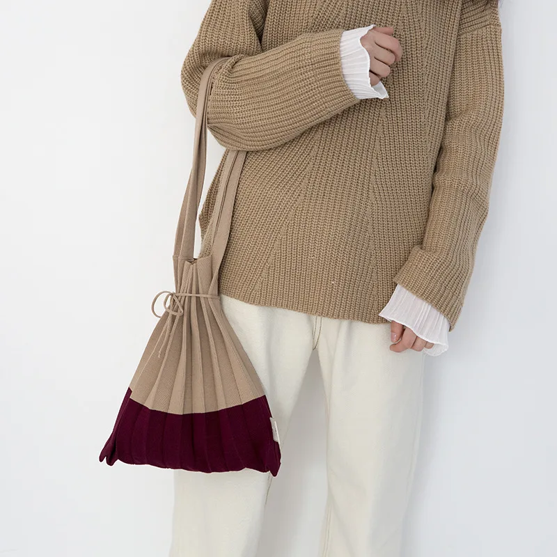 Wool knitting Pleated Bags Patchwork Drawstring Shopping Bags Girls Causal Large Shoulder Bag Korean Japanese Chic Small Handbag
Wool knitting Pleated Bags Patchwork Drawstring Shopping Bags Girls Causal Large Shoulder Bag Korean Japanese Chic Small Handbag