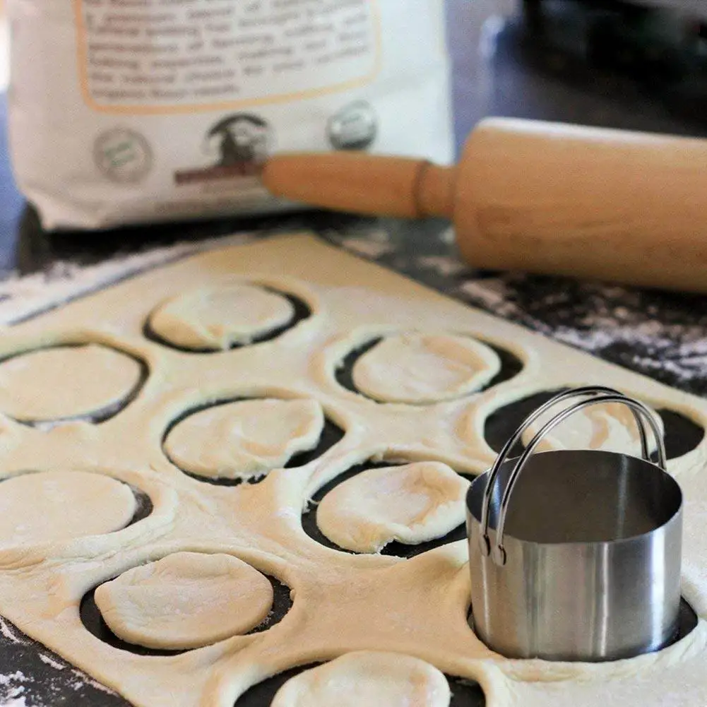 Baking Tools Stainless Steel Pastry Cutter Set with Pastry Cutter, Dough Blender, Biscuit Cutter(5 Circle+1 Wave)
Baking Tools Stainless Steel Pastry Cutter Set with Pastry Cutter, Dough Blender, Biscuit Cutter(5 Circle+1 Wave)