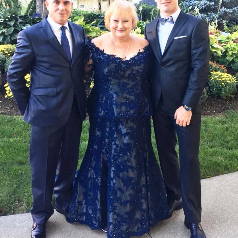 On Sale Charming Plus Size Mother of the Bride Dresses Royal Blue Long Sleeves Wedding Party Dresses Mermaid V Neckline Beaded
On Sale Charming Plus Size Mother of the Bride Dresses Royal Blue Long Sleeves Wedding Party Dresses Mermaid V Neckline Beaded
