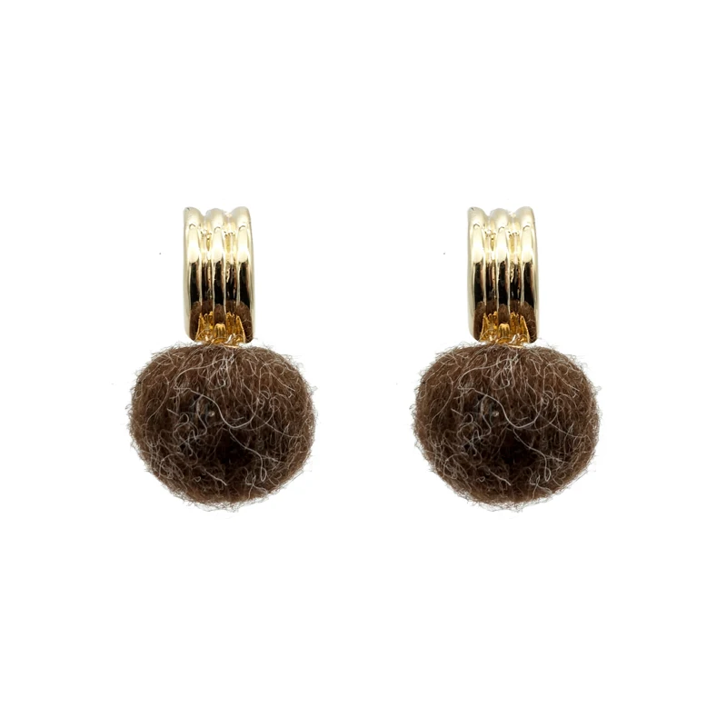 Plush Ball Autumn and Winter Earrings South Korea Graceful Online Influencer High Grade Are Simple Earrings Unique Design by Age
Plush Ball Autumn and Winter Earrings South Korea Graceful Online Influencer High Grade Are Simple Earrings Unique Design by Age