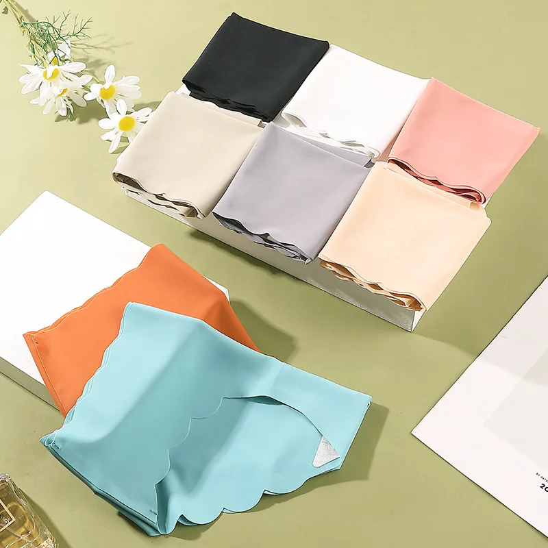 The new seamless one-piece ice silk panties ladies wavy edge solid color mid-waist cotton bottom crotch girl briefs new style
The new seamless one-piece ice silk panties ladies wavy edge solid color mid-waist cotton bottom crotch girl briefs new style