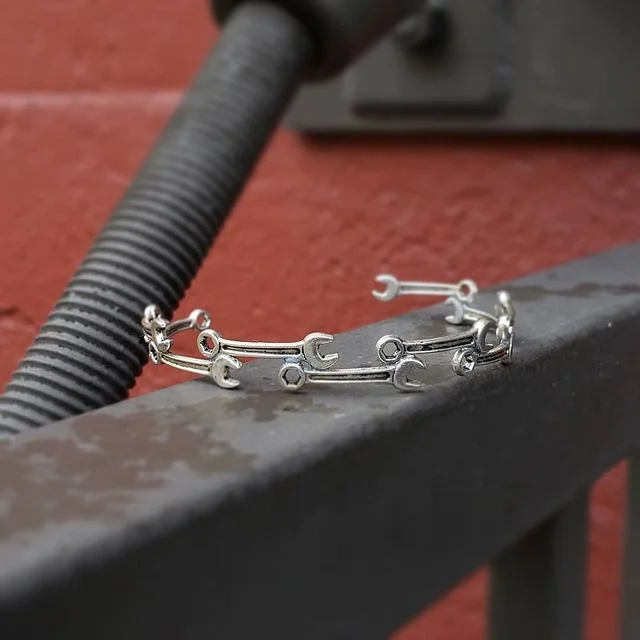 Wrench Bracelet- Wrench Cuff Modern Cool Wrench Hand Cuff / Original Design Bracelet
Wrench Bracelet- Wrench Cuff Modern Cool Wrench Hand Cuff / Original Design Bracelet