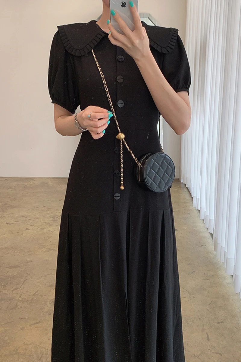 ZCSMLL Korean French retro lapel pleated single-breasted lace-up waist puff sleeve pleated dress long skirt female 2021 Tide
ZCSMLL Korean French retro lapel pleated single-breasted lace-up waist puff sleeve pleated dress long skirt female 2021 Tide