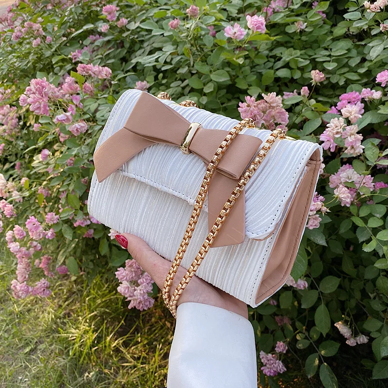 Niche Design One-shoulder Ladies Bag 2021 New Trendy Chain Messenger Bag Female Wild One-shoulder Underarm Small Square Bag
Niche Design One-shoulder Ladies Bag 2021 New Trendy Chain Messenger Bag Female Wild One-shoulder Underarm Small Square Bag