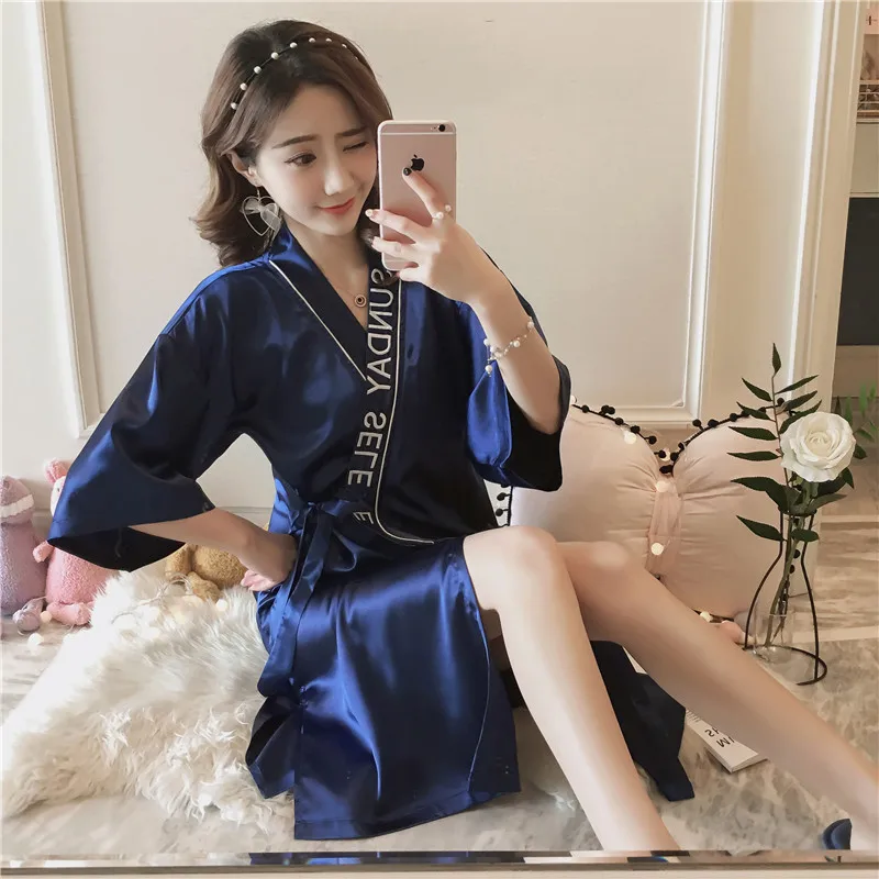 Women Silk Satin Letter Wedding Bride Bridesmaid Robe Bathrobe Midi Kimono Robe Night Robe Bath Robe Gown With pocket AD367
Women Silk Satin Letter Wedding Bride Bridesmaid Robe Bathrobe Midi Kimono Robe Night Robe Bath Robe Gown With pocket AD367