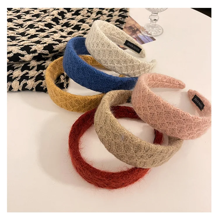 2022 new winter pop new autumn winter net red hair ornament diamond check wool hair hoop wide edge pressed hair card hairpin
2022 new winter pop new autumn winter net red hair ornament diamond check wool hair hoop wide edge pressed hair card hairpin