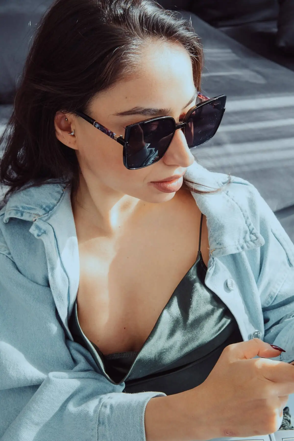 2021 New Season Women Vanessa Black Sunglasses, Stylish, Aesthetic, Comfortable to Use
2021 New Season Women Vanessa Black Sunglasses, Stylish, Aesthetic, Comfortable to Use