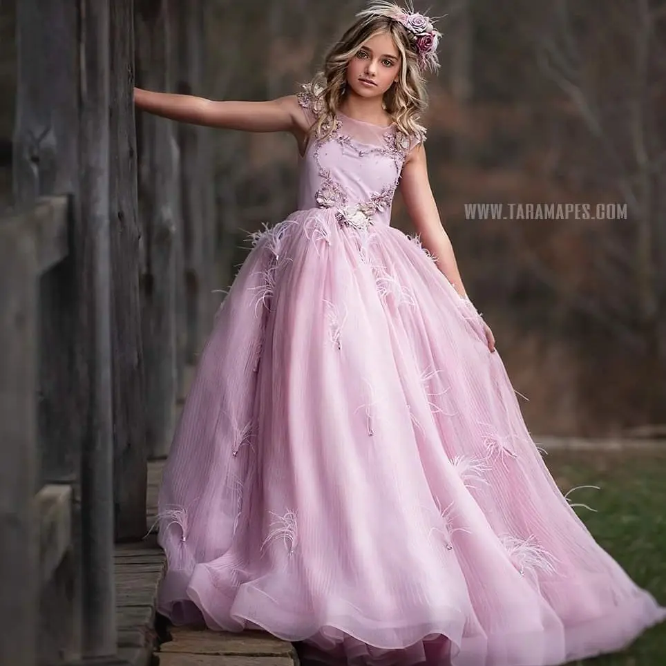 2021 Lavender Flower Girl Dresses For Wedding Feather Floral Appliques Toddler Pageant Gowns Tulle First Communion Dress
2021 Lavender Flower Girl Dresses For Wedding Feather Floral Appliques Toddler Pageant Gowns Tulle First Communion Dress