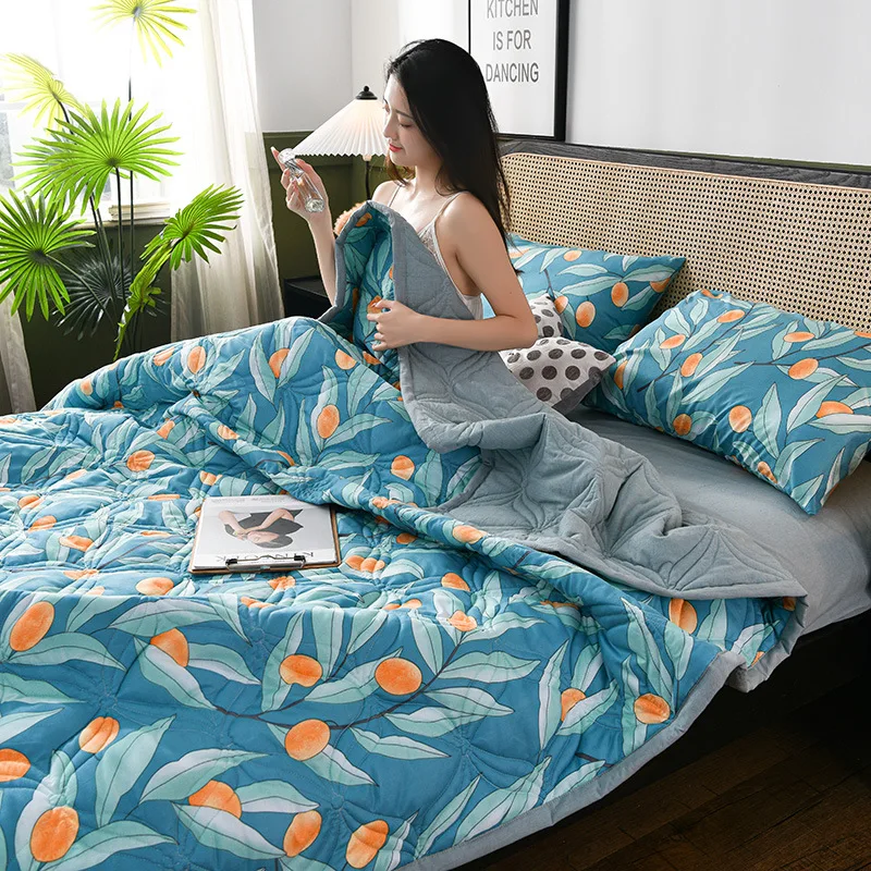 The new washed cotton summer cool air conditioner can be washed by thin single and double quilts in summer comforters
The new washed cotton summer cool air conditioner can be washed by thin single and double quilts in summer comforters