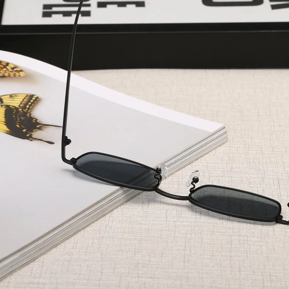Lightweight Stylish Men Women Classic Design UV Protective Sunglasses PC Frame Sport Driving Cycling Eyewear Glasses
Lightweight Stylish Men Women Classic Design UV Protective Sunglasses PC Frame Sport Driving Cycling Eyewear Glasses